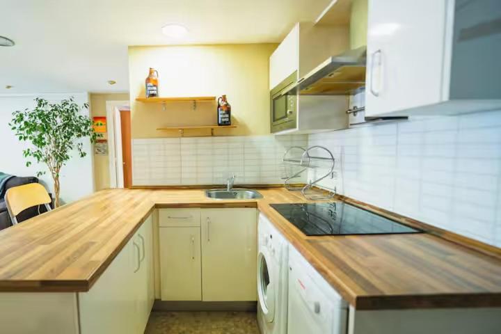 Charming 2 Bedroom In The Heart Of * Sevilha